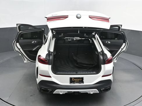 Used 2022 BMW X6 xDrive40i w/ Executive Package AWD/4WD image 52