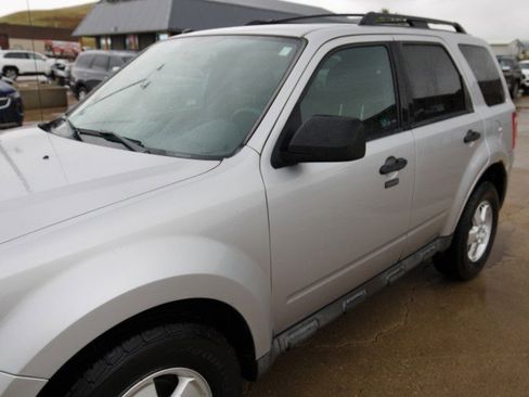 Used 2011 Ford Escape XLT AWD/4WD image 7