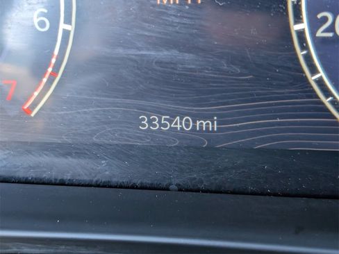 Used 2024 Jeep Grand Cherokee Altitude image 13