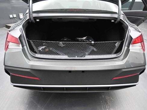New 2026 Hyundai Elantra SE FWD image 15