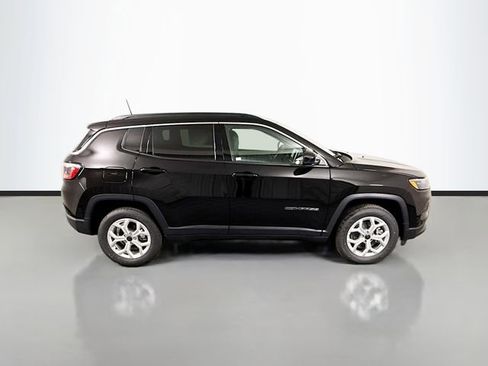 New 2026 Jeep Compass Latitude image 8
