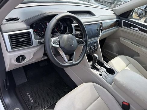Used 2021 Volkswagen Atlas SE FWD image 24