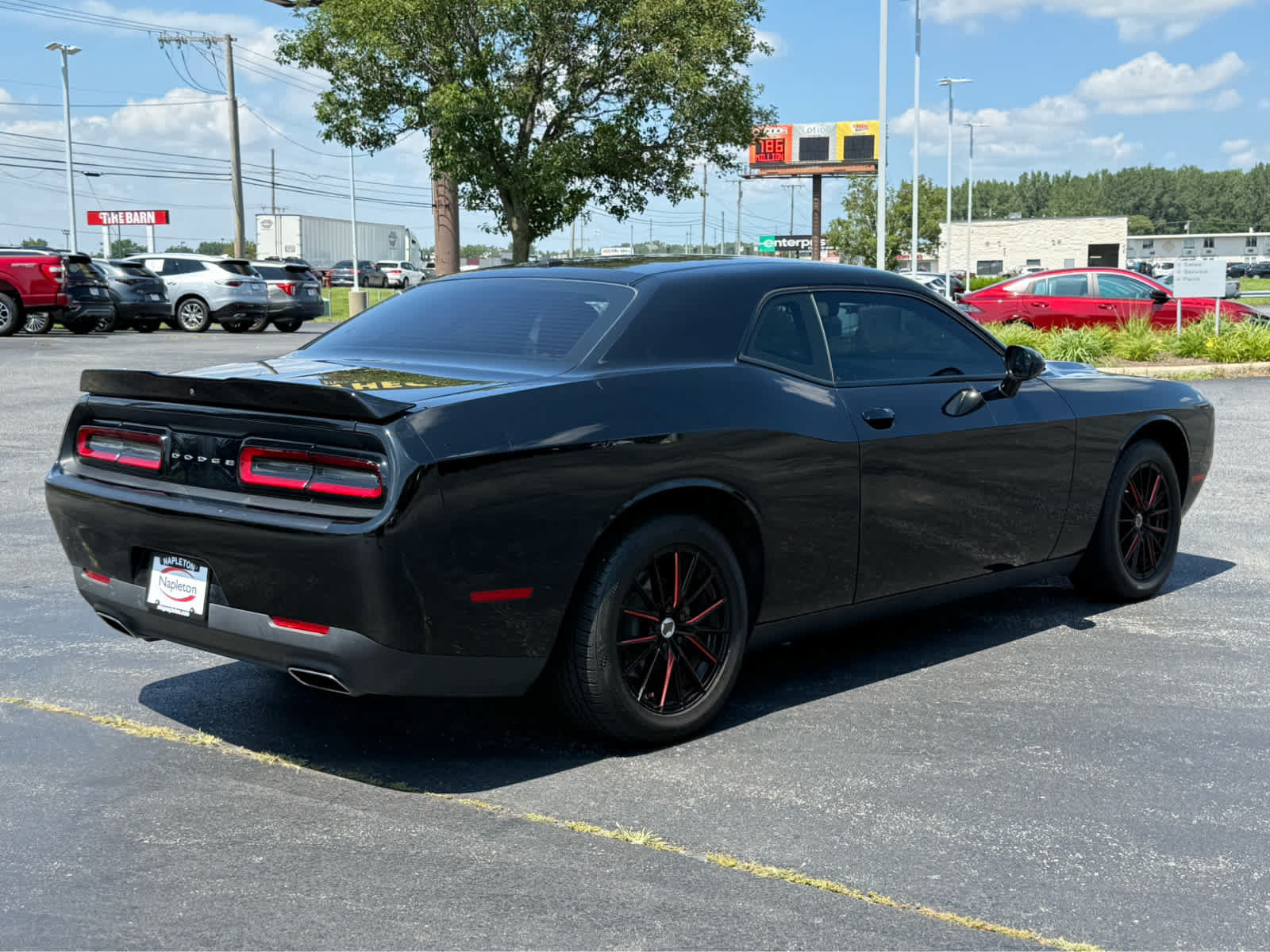 Used 2022 Dodge Challenger SXT RWD image 7