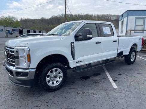 Used 2024 Ford F250 XLT image 2