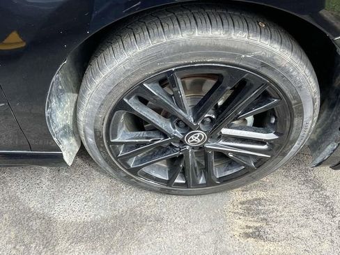 Used 2025 Toyota Camry SE image 14