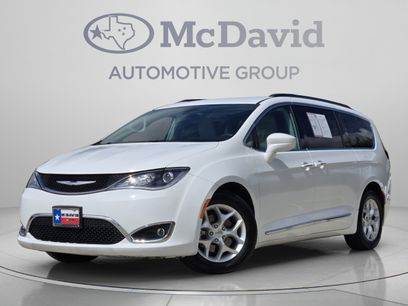 Used 2017 Chrysler Pacifica Touring-L w/ Tire & Wheel Group