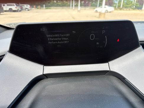 Used 2025 Toyota Prius LE FWD image 14