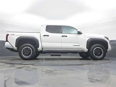 Used 2025 Toyota Tacoma TRD Sport image 52
