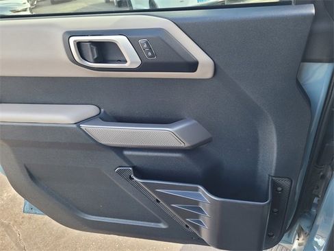 Used 2022 Ford Bronco Wildtrak image 14