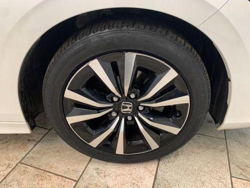 Used 2023 Honda Civic EX image 9