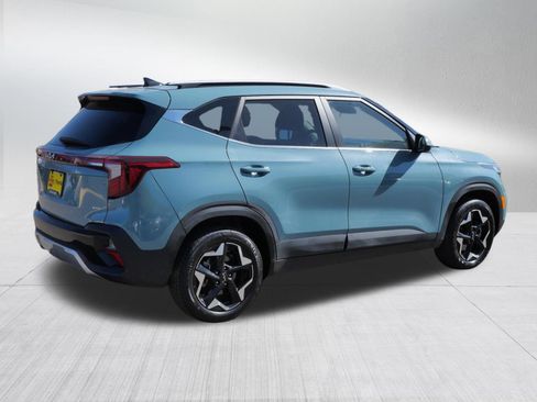 Used 2024 Kia Seltos EX AWD/4WD image 7