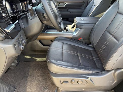 Certified 2025 Chevrolet Silverado 3500 High Country AWD/4WD image 20