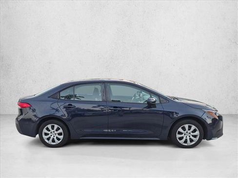 Used 2021 Toyota Corolla LE FWD image 4