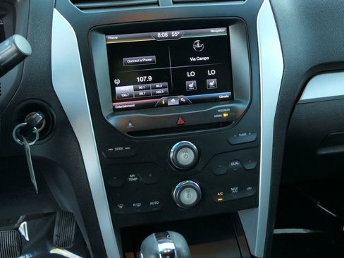 Used 2015 Ford Explorer XLT w/ Equipment Group 202A image 21