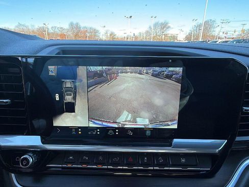 Certified 2022 GMC Sierra 1500 SLT w/ SLT Premium Plus Package image 11