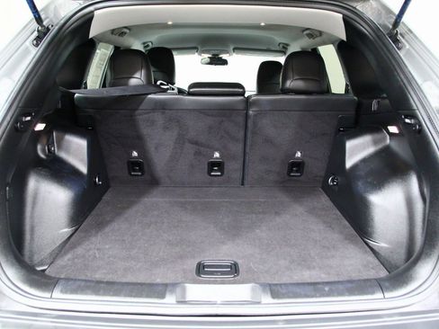 Used 2019 Jeep Cherokee Latitude Plus w/ Cold Weather Group image 27