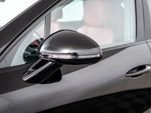 Certified 2025 Porsche Macan image 28