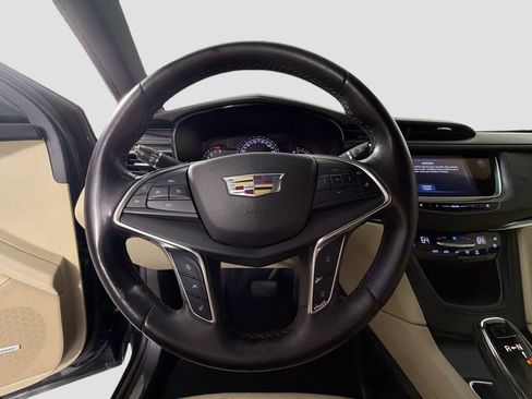 Used 2017 Cadillac XT5 Premium Luxury FWD image 14