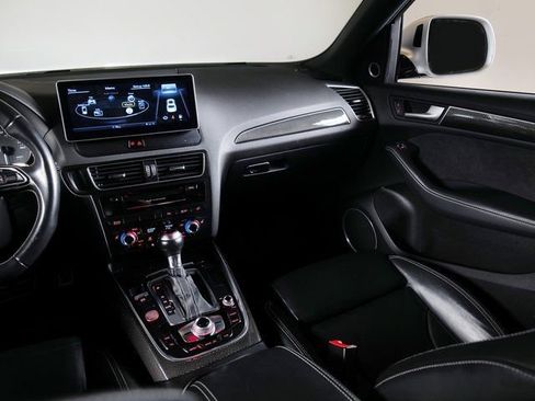 Used 2017 Audi SQ5 Prestige w/ Prestige Package AWD/4WD image 18