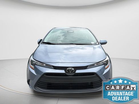 Used 2025 Toyota Corolla LE FWD image 2