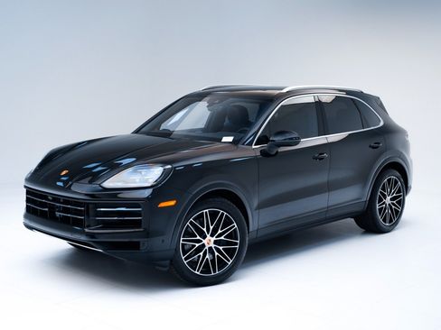 Certified 2026 Porsche Cayenne AWD/4WD image 1