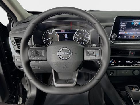 New 2026 Nissan Rogue SV FWD image 12