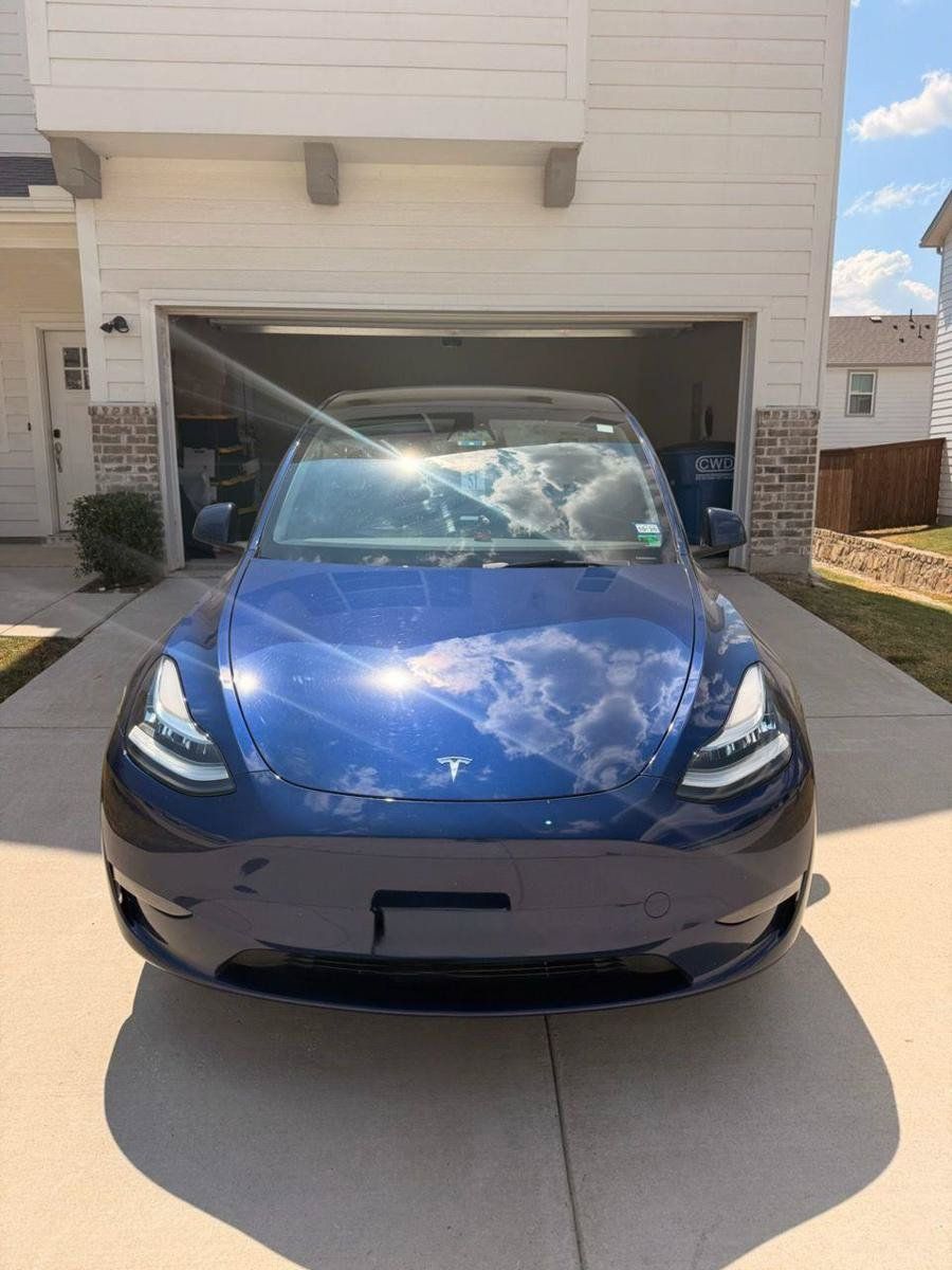 Used 2023 Tesla Model Y Long Range AWD/4WD image 2