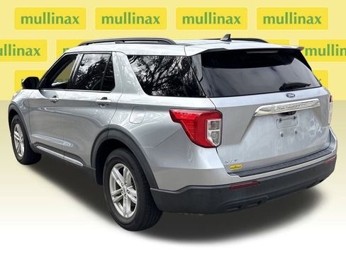 Used 2022 Ford Explorer XLT image 9
