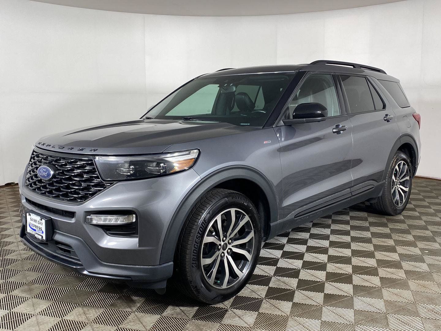 Used 2022 Ford Explorer ST-Line w/ Class IV Trailer Tow Package AWD/4WD image 4