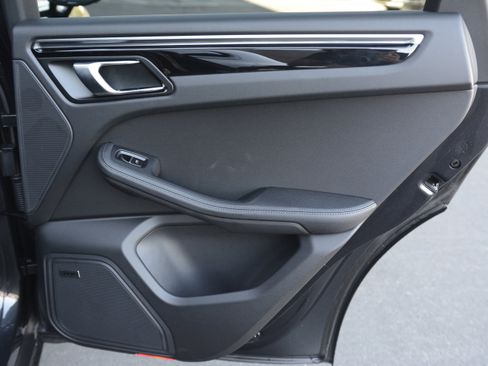 Certified 2026 Porsche Macan image 29