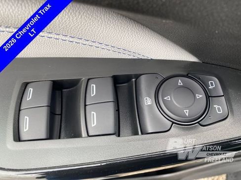 New 2026 Chevrolet Trax LT w/ Sunroof Package image 11