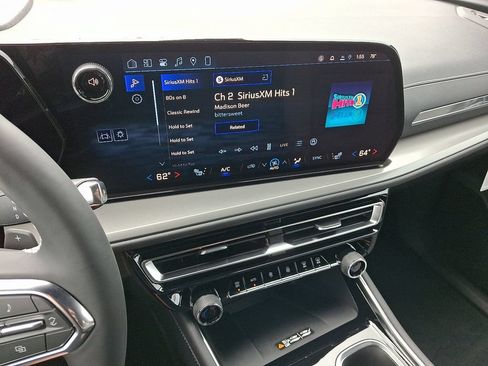 New 2026 Chevrolet Traverse LT FWD image 8