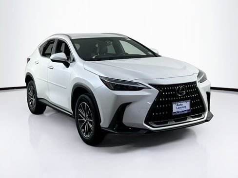 Used 2023 Lexus NX 250 AWD image 3