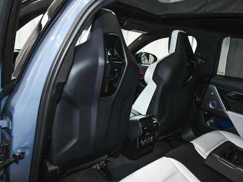 Used 2025 BMW M5 w/ Executive Package image 72