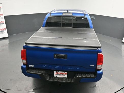 Used 2016 Toyota Tacoma TRD Sport w/ Towing Package image 32