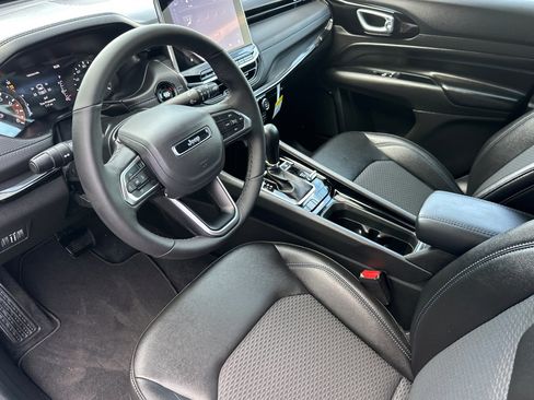 New 2025 Jeep Compass Latitude w/ Altitude Special Edition image 10