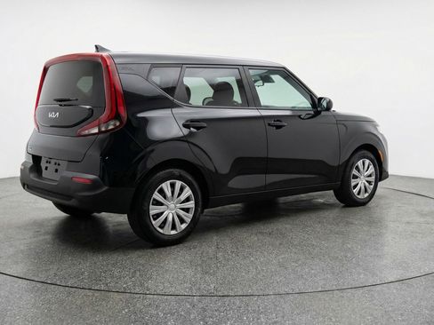 Used 2025 Kia Soul LX w/ LX Technology Package image 9