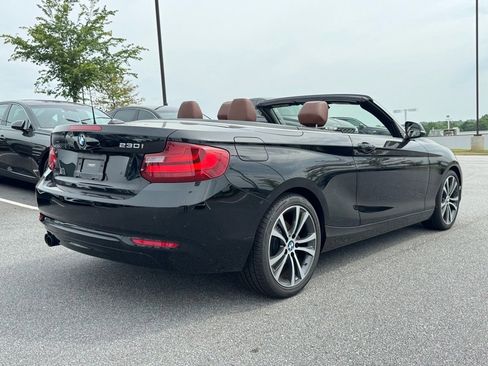 Used 2017 BMW 230i Convertible image 3