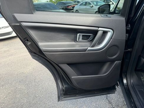 Used 2016 Land Rover Discovery Sport HSE Luxury image 27