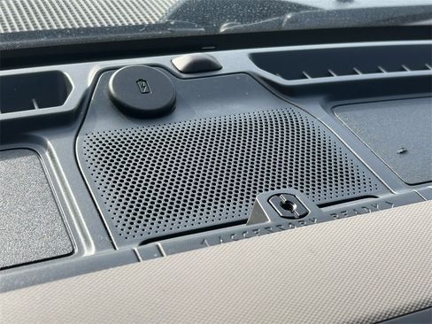 Used 2023 Ford Bronco Wildtrak image 30