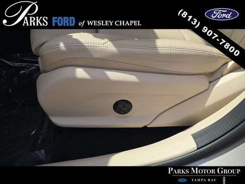 Used 2021 Mercedes-Benz GLC 300 4MATIC image 20