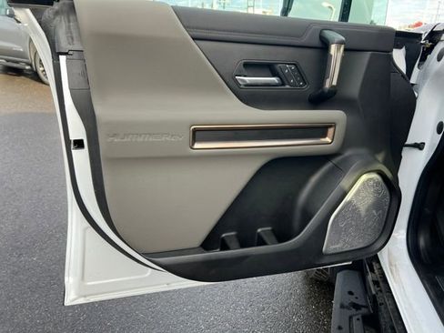 New 2025 GMC Hummer EV 2X w/ LPO, Dark Essentials Package image 10