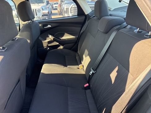 Used 2016 Ford Focus SE w/ Exterior Protection Package image 26