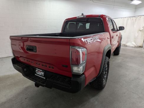 Used 2022 Toyota Tacoma TRD Off-Road AWD/4WD image 7