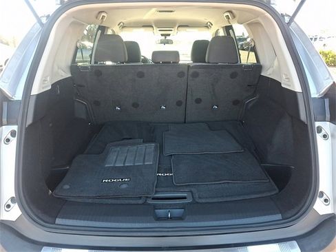 Used 2022 Nissan Rogue SV image 28