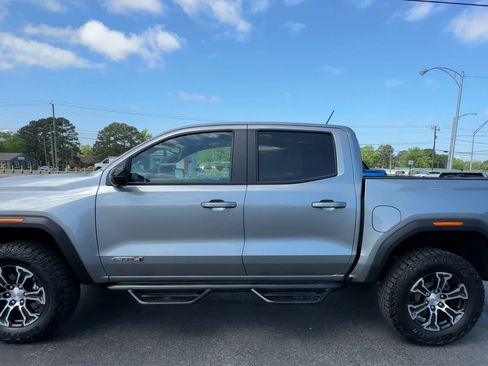 Used 2024 GMC Canyon AT4 w/ Technology Package AWD/4WD image 5