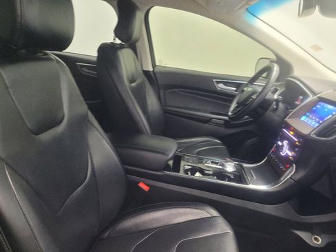 Used 2019 Ford Edge Titanium w/ Cold Weather Package FWD image 21