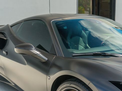 Used 2021 Ferrari F8 Tributo image 30