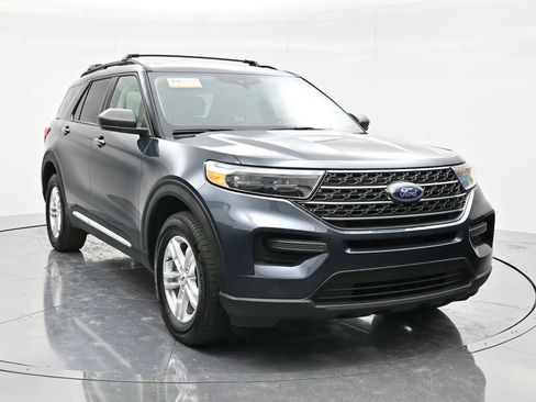 Certified 2022 Ford Explorer XLT w/ Class IV Trailer Tow Package image 3