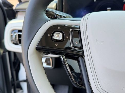 New 2026 Lincoln Aviator AWD image 18